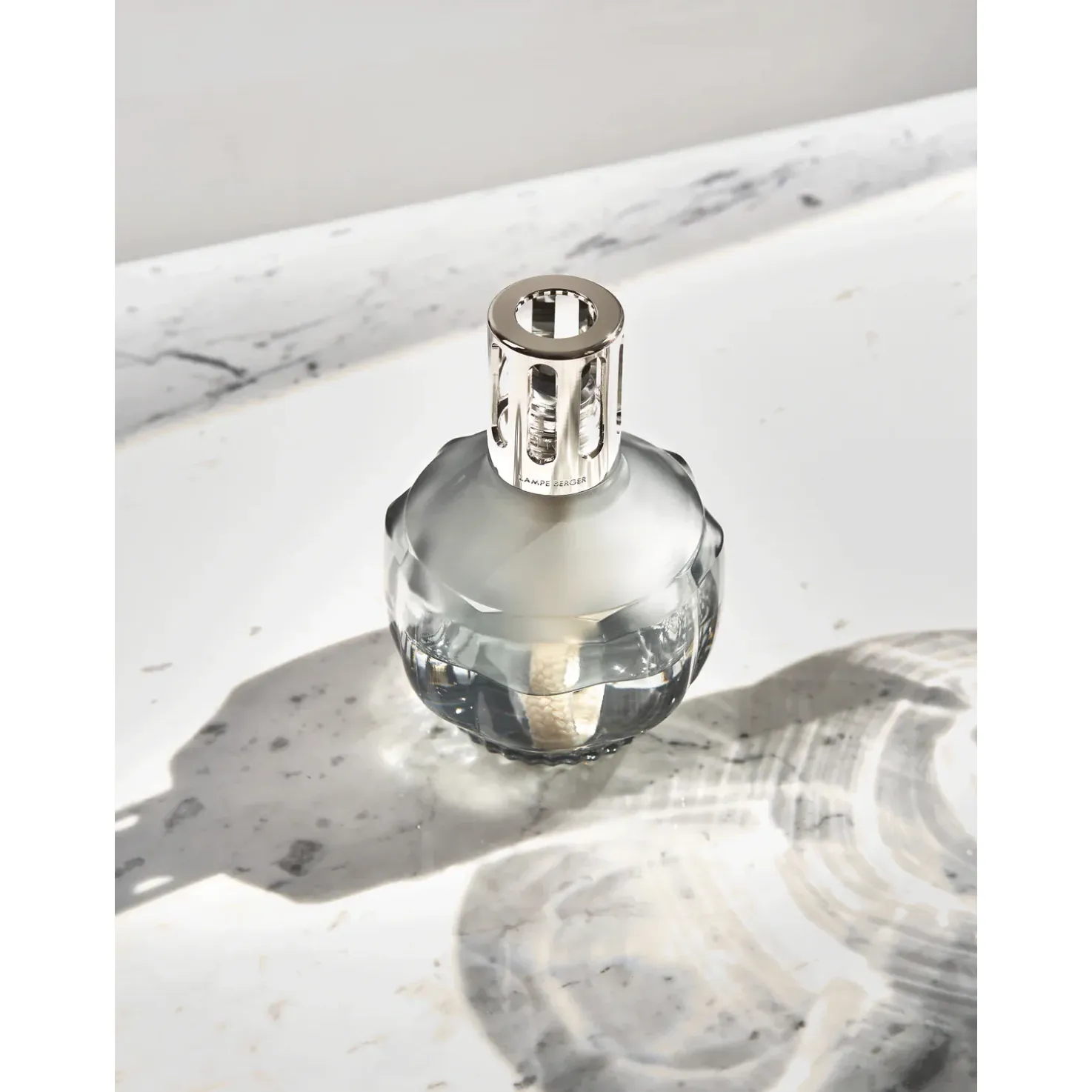 MOLECULE Winter Night Frost Lampe Gift Set By Maison Berger - SALE - Image 5